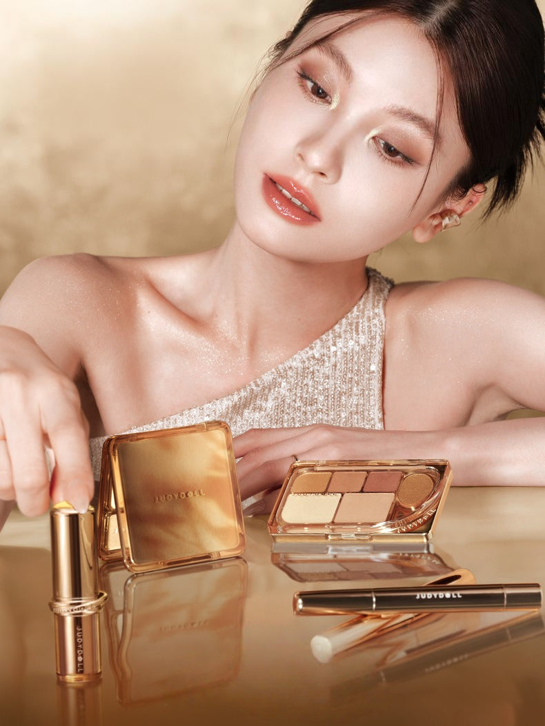 Gold Vibe Series Makeup Look for New Year